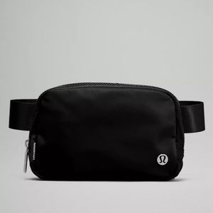 NWT Lululemon Everywhere Belt Bag
